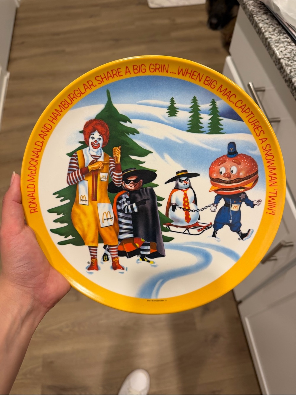 McDonald's Yellow Rim Holiday Collector Plate with Ronald McDonald Scene